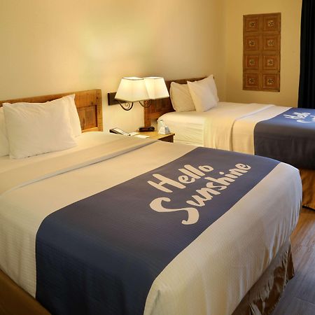 Days Inn & Suites By Wyndham Llano Экстерьер фото