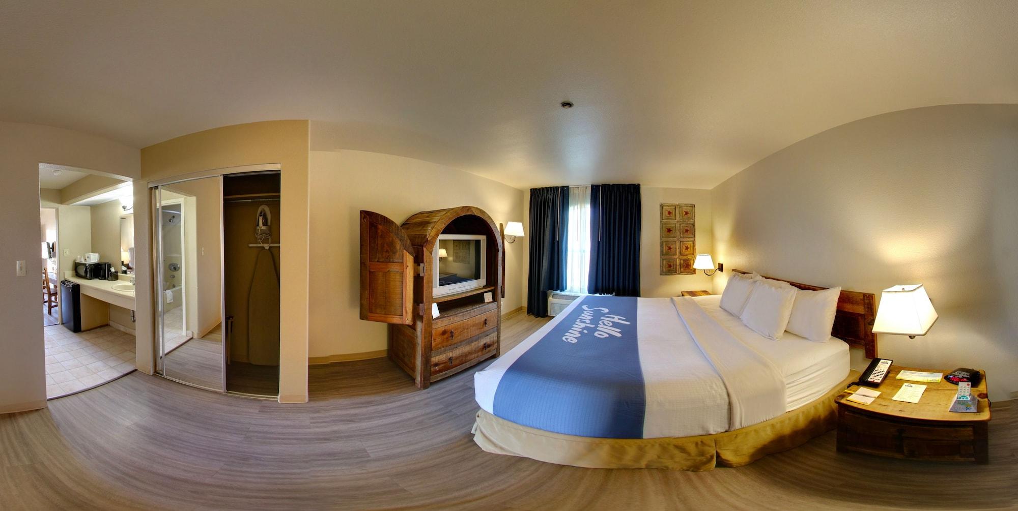 Days Inn & Suites By Wyndham Llano Экстерьер фото